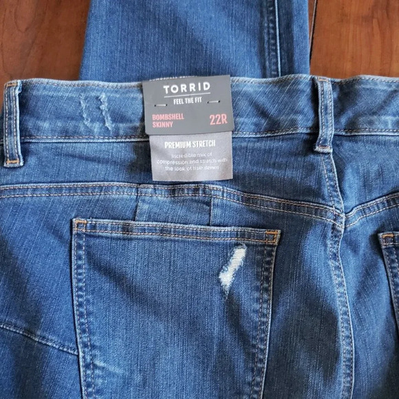 Torrid Women's Bombshell Skinny Premium Stretch High Rise Destructed Jean Sz 22R - Picture 9 of 14